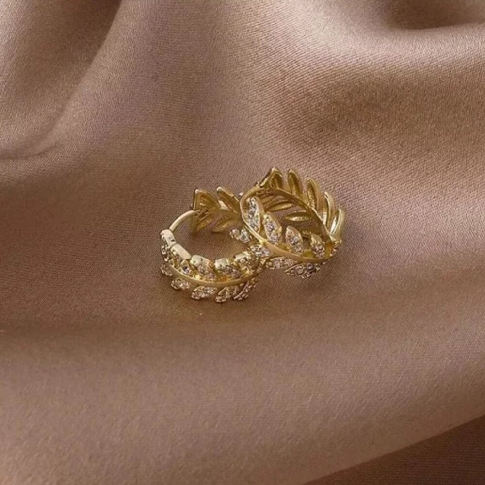 Leaf Hoop Diamond Gold Elegant Dainty Circle - Picture 4 of 6